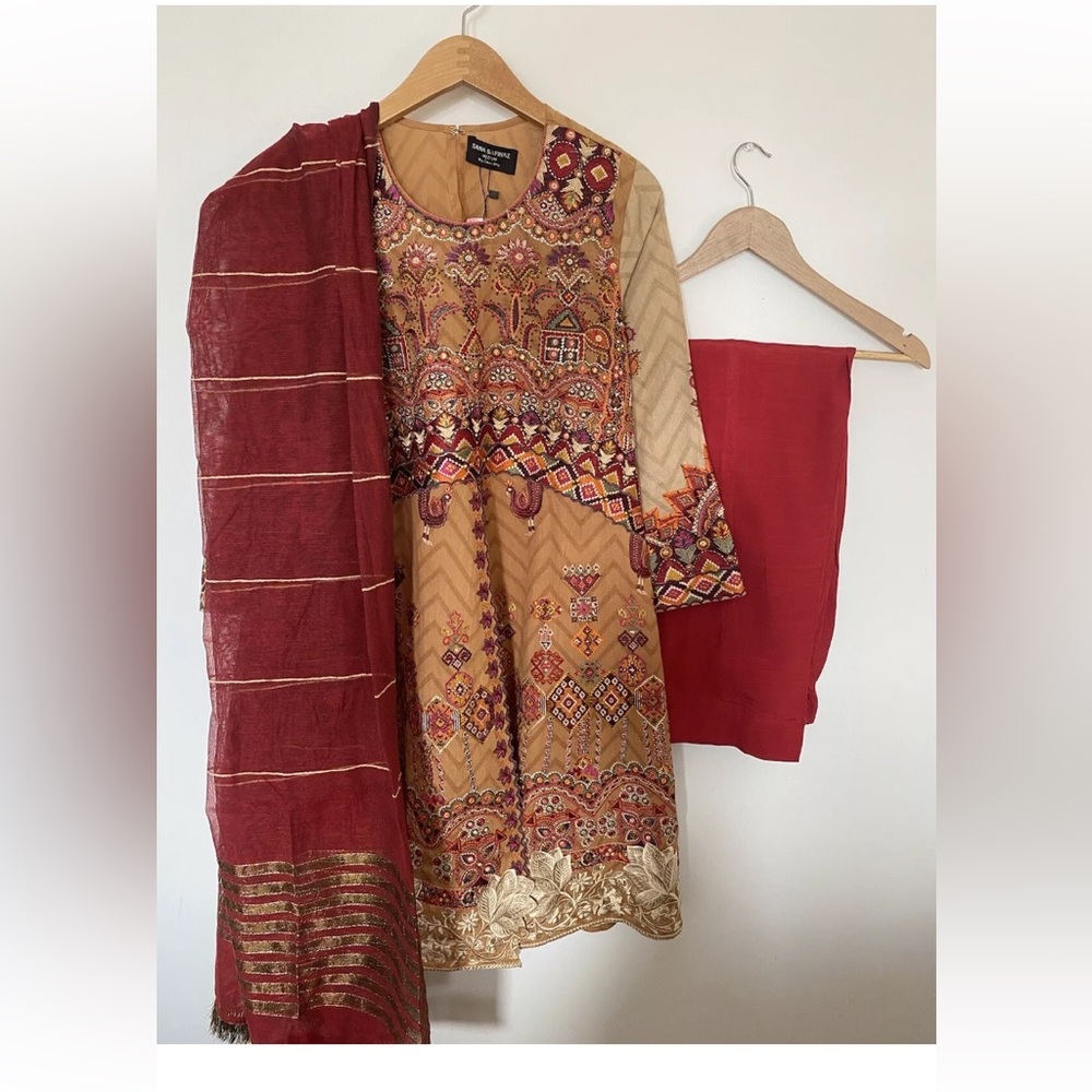 NWT Elegant Embroidered Beige and Red Dress